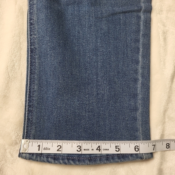 Old Navy WOW Straight Highrise Petite Jeans. Size 14P - Picture 7 of 8